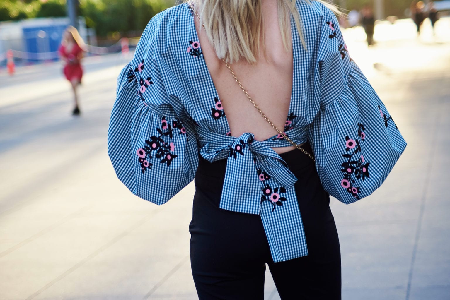 how to wear a backless shirt with a normal bra